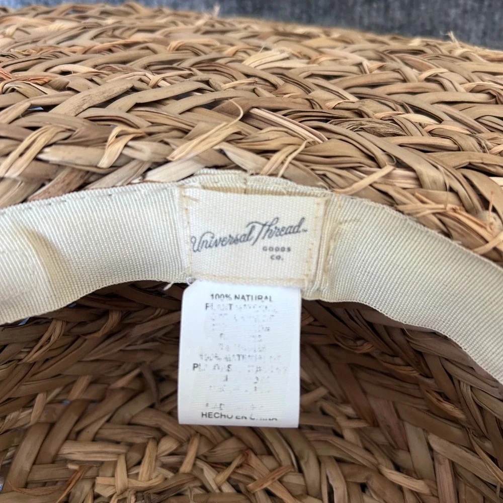 Universal Thread Straw Boater Sun Hat Tan Natural Fiber Geometric Band Q4/20
